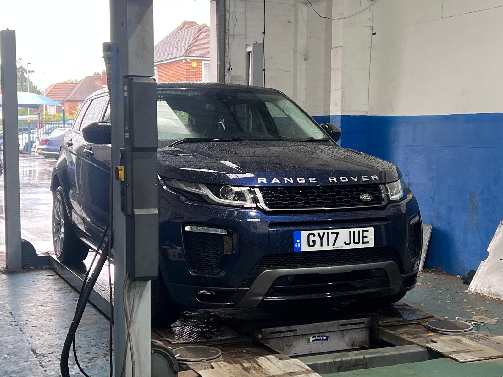 Range Rover MOT bay